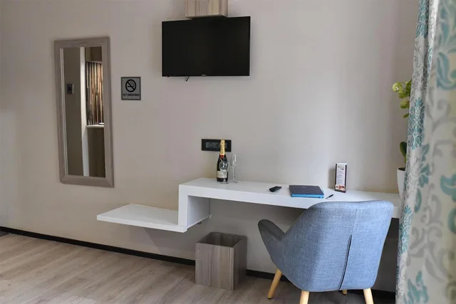غرفة ديلوكس بسرير مزدوج، Regal Inn Gateway Umhlanga 10/10