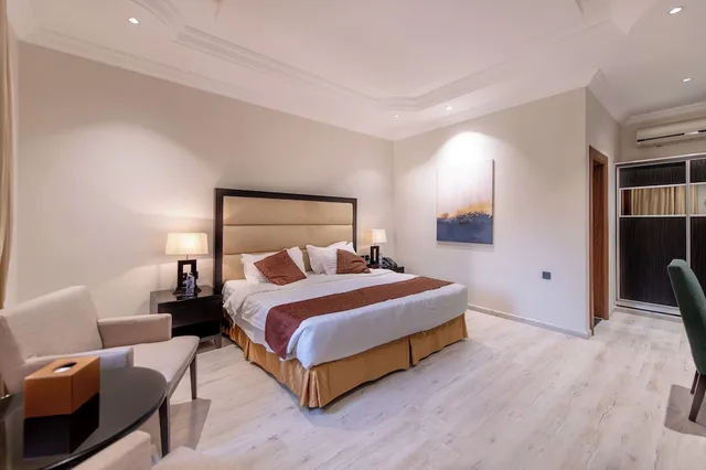 فيلا ديلوكس بسرير كينج وسريرين فرديين بـ3 غرف نوم، منتجع واحة ميرال الطائف(Meral Oasis Resort Taif) 5/10