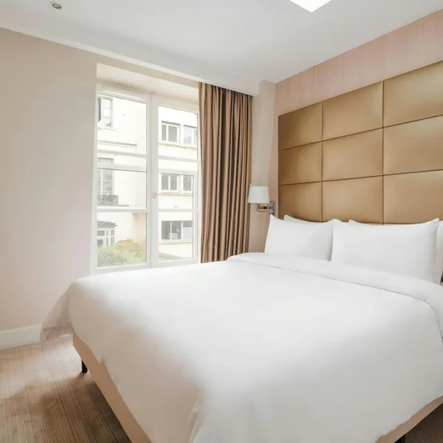 جناح بسرير كينج بمطبخ صغير، L Edmond Hotel Parc Monceau 1/5