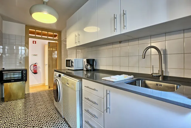 شقة ديلوكس بسرير مزدوج وسريرين منفصلين بإطلالة على النهر بشرفة بغرفتي نوم، Portas do Teatro Apartments 7/7