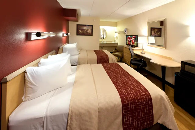 غرفة ديلوكس بسريرين مزدوجين، Red Roof Inn Parkersburg 6/9