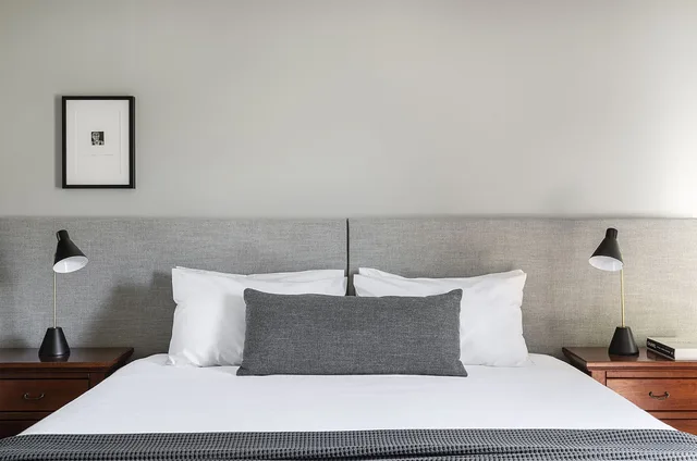 Garden, Superior, King Bed، Cleveland Estate 2/4