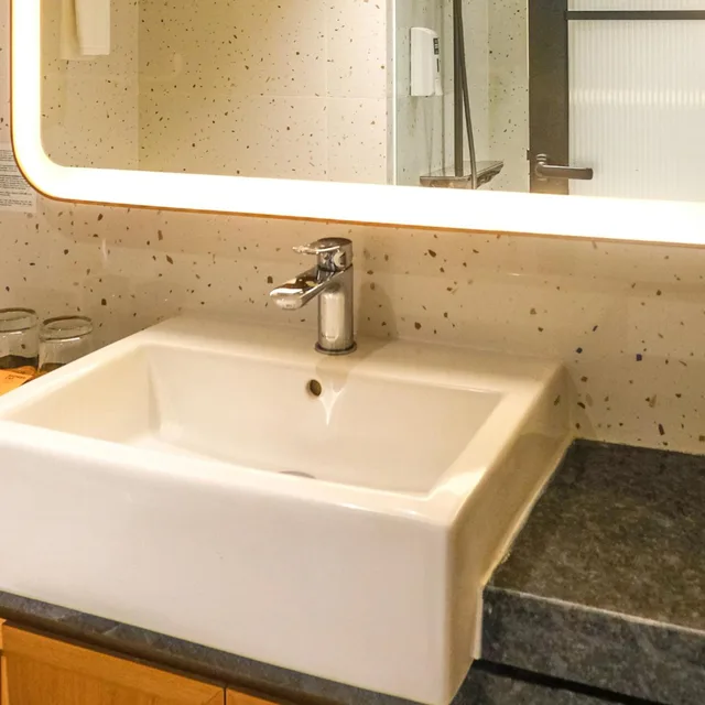 غرفة بريميير بشرفة، Malyabhara Hotel 4/5
