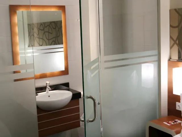 غرفة ديلوكس، Citihub Hotel Mayjend Sungkono Surabaya 3/4