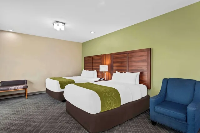 Suite, 2 Queen Beds, Sofa, Accessible, Comfort Suites Roswell, NM 2/7