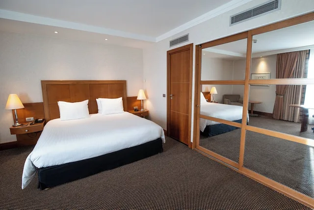 جناح رئاسي بسرير كينج بإطلالة على المتنزه، Crowne Plaza Brussels Airport 2/7