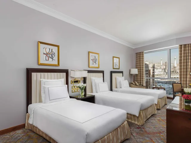 Room, Quadruple, Partial Kaaba View، سويس اوتيل المقام مكة(Swissotel Al Maqam Makkah) 2/7