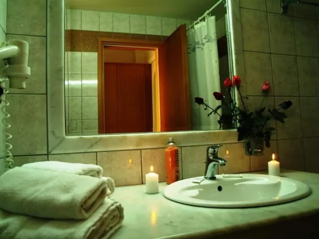 غرفة بسرير مزدوج أو سريرين منفصلين، Anastasia Hotel by GHH 8/9