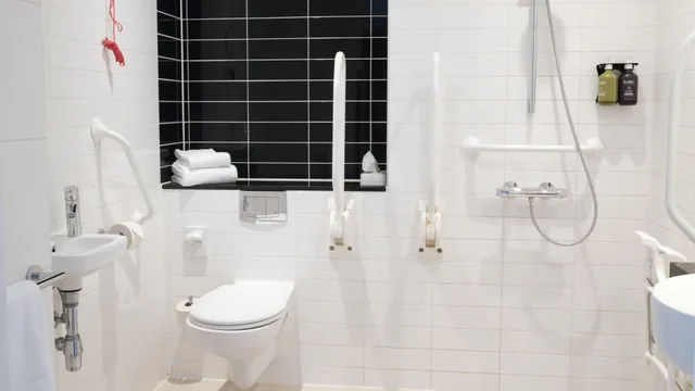 غرفة بسرير مزدوج لذوي الإعاقة، Holiday Inn Express Amsterdam Schiphol 2/2