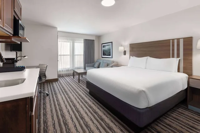 Lodge, Studio, King Bed, Sunset View, Sofa، Corduroy Inn and Lodge, Trademark Collection by Wyndham 2/4
