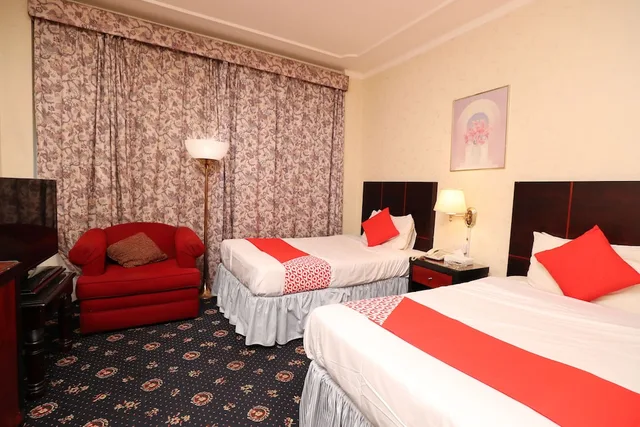 غرفة بسريرين منفصلين، OYO 112 Semiramis Hotel 2/9
