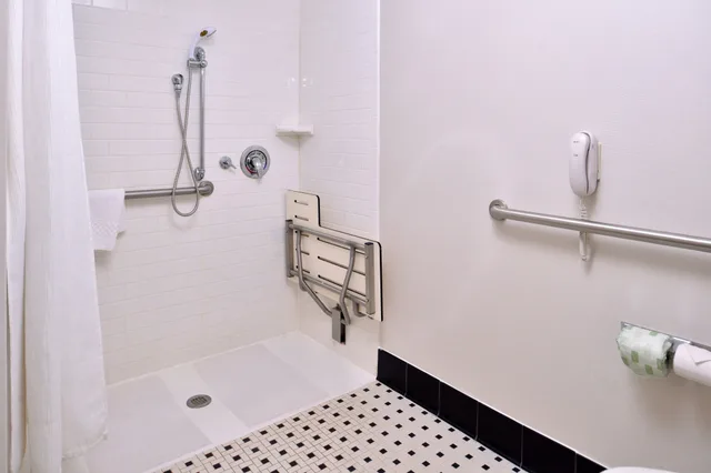 غرفة بسرير كينج، Fairfield Inn Suites Raleigh Durham Airport Brier Creek 4/4