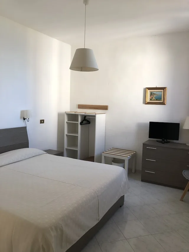 غرفة كلاسيكية بسرير مزدوج بإطلالة جزئية على البحر، Hotel Dania 7/10