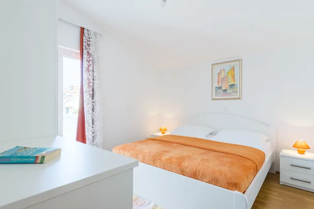 شقة بسرير كينج بإطلالة على البحر بغرفة نوم واحدة، Apartmani Nikolina 1/10