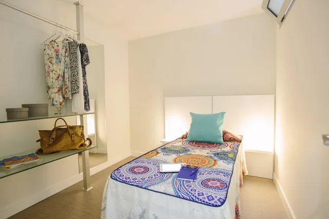 شقة بسرير مزدوج وسرير فردي بشرفة بغرفتي نوم مع أريكة، Valentina Beach Apartments And Suites 2/3