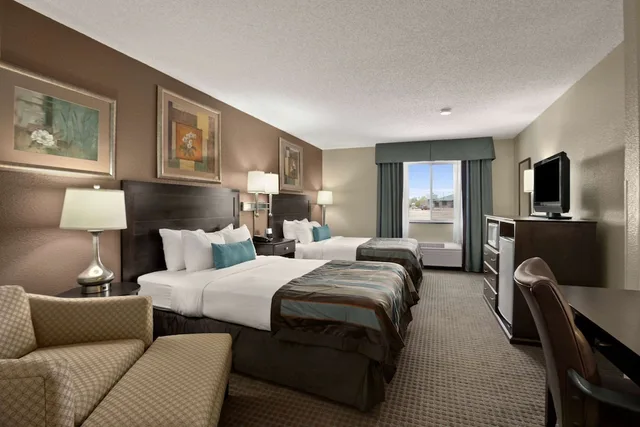Room, 2 Queen Beds, Wingate by Wyndham Pueblo 1/3