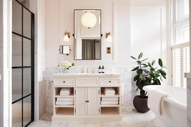 جناح عائلي بسرير كينج وسرير كوين بغرفة نوم واحدة، Kimpton Fitzroy London 6/6