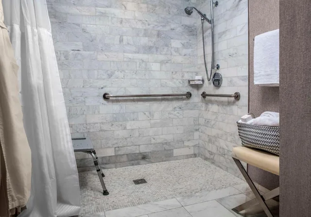 1 Bedroom, Suite, Double Bed, Ocean Front, Sofa, Accessible، Conrad Fort Lauderdale Beach 4/4