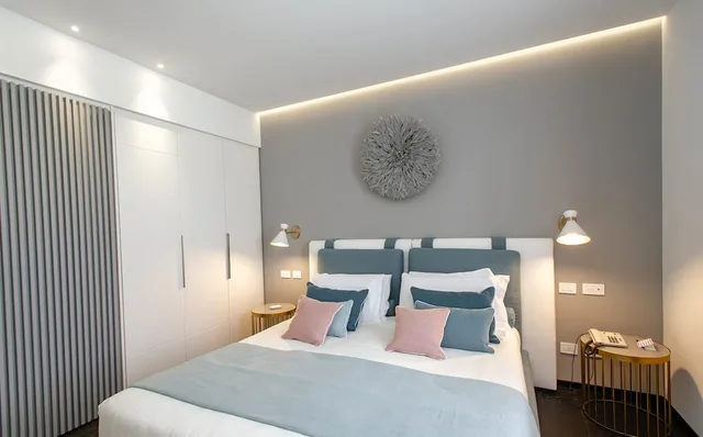 Classic, Double Bed, Byron 1/4