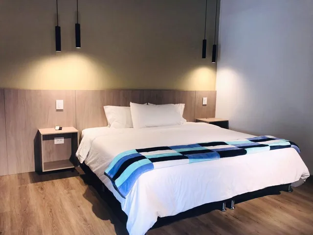 غرفة قياسية بسرير كينج، Hotel & Golf Isak 6/10