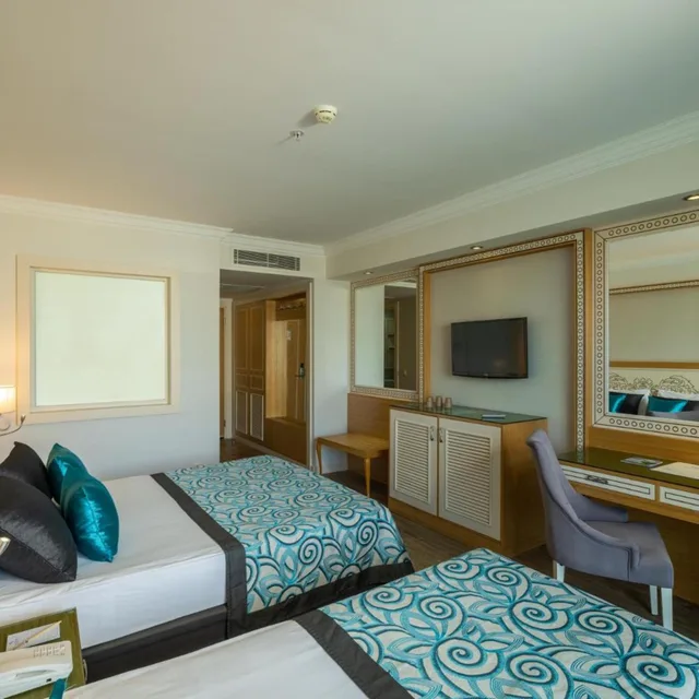 Room, Double or Twin Bed, Side Sea View، Crystal Waterworld Resort and Spa 4/6