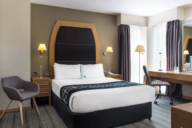 غرفة قياسية بسرير مزدوج مع أريكة، HOLIDAY INN BIRMINGHAM NORTH - CANNOCK 2/5