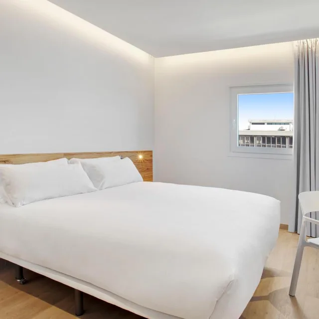 غرفة ديلوكس بسرير مزدوج، B&B HOTEL Porto Expo Aeroporto 2/6