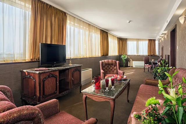 2 Bedrooms, Grand, Panorama, Suite, 2 Queen Beds، Park Hotel Moskva 1/1