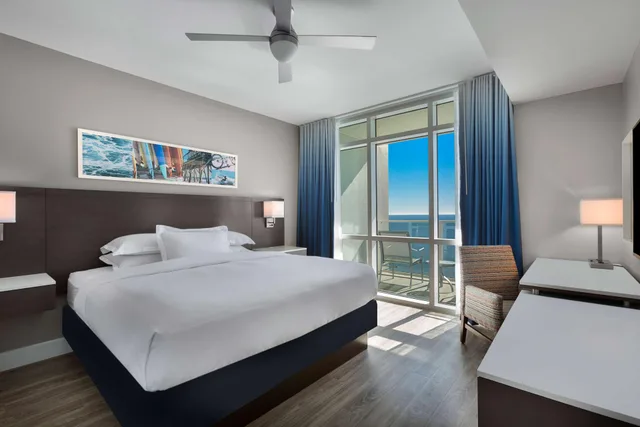 2 Bedrooms, Suite, Ocean Front, Sofa, Accessible، Hilton Grand Vacations Club Ocean 22 Myrtle Beach 1/2