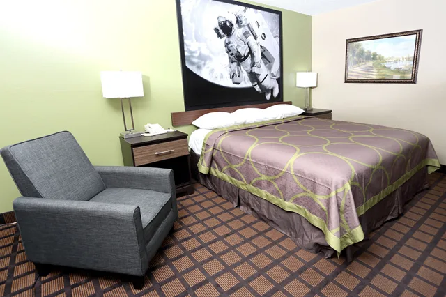 Economy, Queen Bed, Accessible, Economy 7 Inn Chesapeake - Portsmouth 6/10