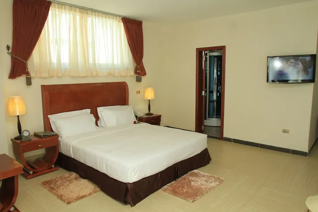 جناح تنفيذي بسرير كينج، Aphrodite International Hotel 1/4