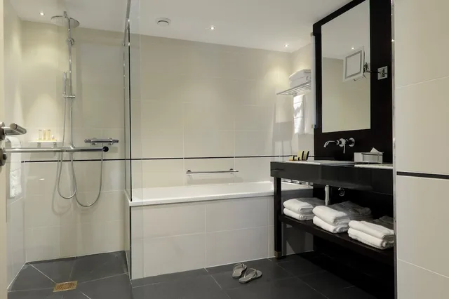 جناح بسرير كينج بشرفة، Crowne Plaza Montpellier Corum 8/10