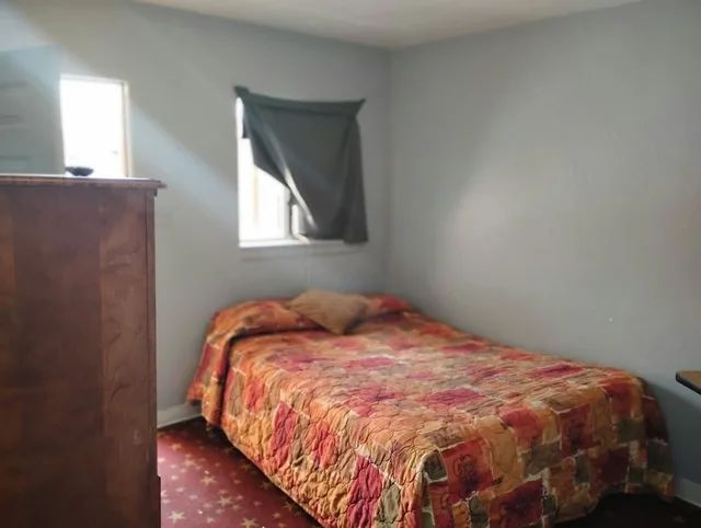غرفة بسرير كوين، Hotel O Englewood-South Denver CO 1/3