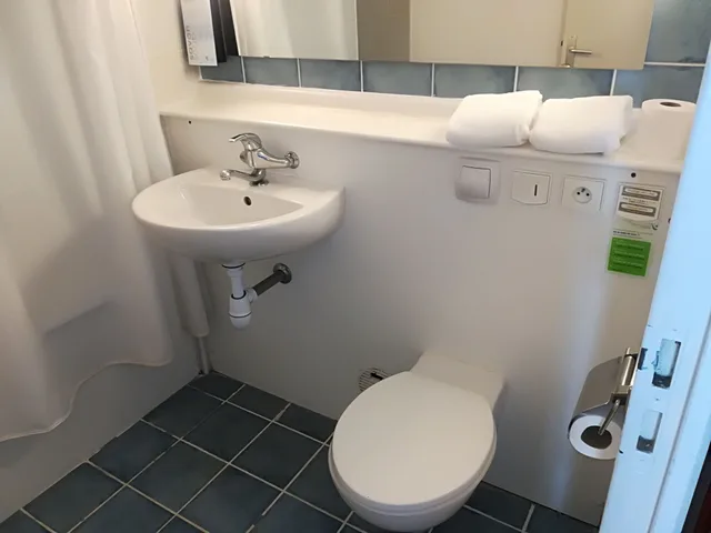 غرفة قياسية بسريرين منفصلين، CAMPANILE PERPIGNAN SUD 6/8