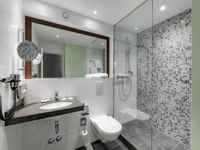 غرفة قياسية بسرير كوين مع أريكة، Mercure Hotel Stuttgart Sindelfingen an der Messe 4/6