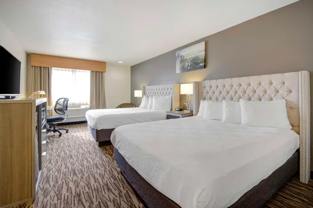 غرفة بسريرين كوين لذوي الإعاقة، Best Western Plus Peppertree Airport Inn 2/6