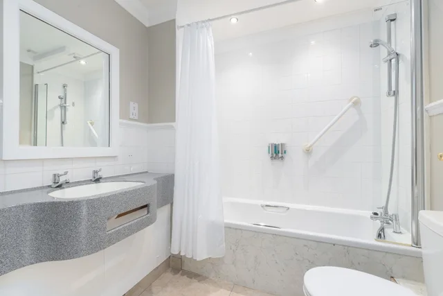 غرفة بسرير مزدوج، Windermere Manor 5/7
