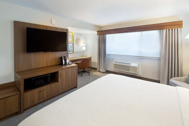 غرفة بسرير كينج، Holiday Inn Hinton 1/3