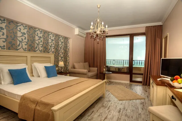 Room, Double Bed, Central Sea View, Sunny Castle 4/10