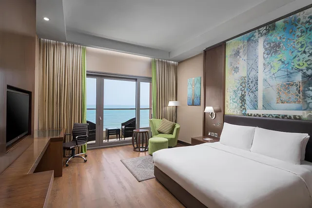 Superior, King Bed, Pool and Ocean View، RADISSON BLU HOTEL, SOHAR 1/10