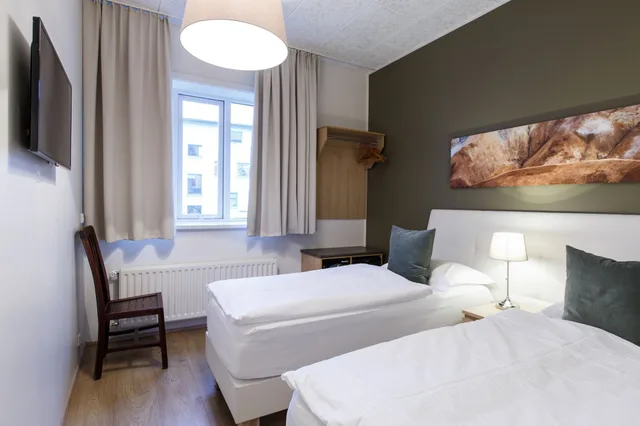 غرفة بسريرين منفصلين بحمام خاص، Centrum Hotel 8/10