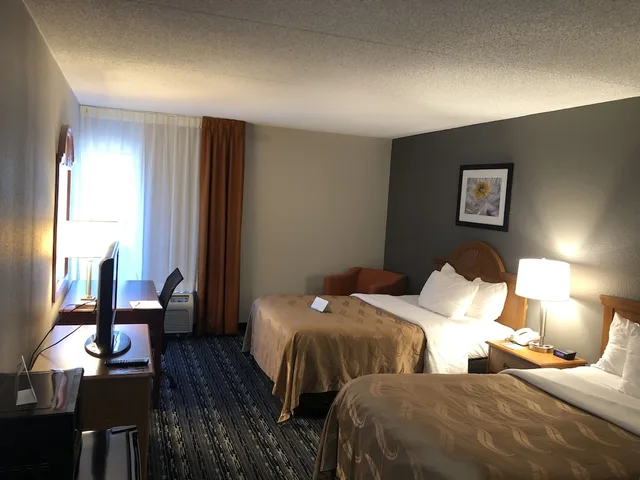 غرفة قياسية بسريرين مزدوجين، Quality Inn Rochester South 1/10
