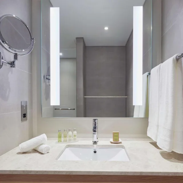غرفة سوبيريور بسرير فردي، Hilton Garden Inn Muscat Al Khuwair 6/6