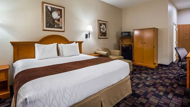 غرفة بسرير كينج بحوض استحمام لذوي الإعاقة، Best Western Longview 1/2
