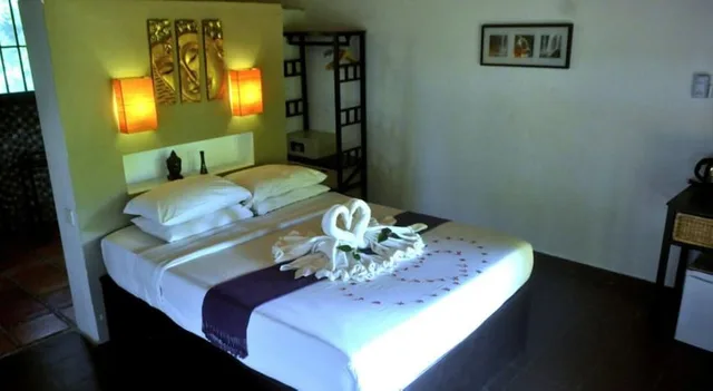بنغل سوبيريور بسرير كوين، Raingsey Bungalow 1/2