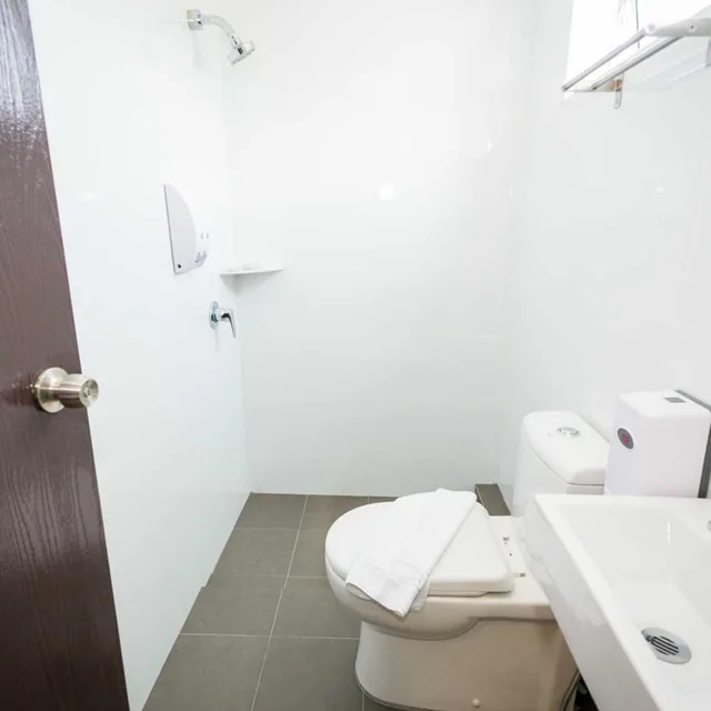 غرفة قياسية بسرير كوين، Icon Hotel 10/10