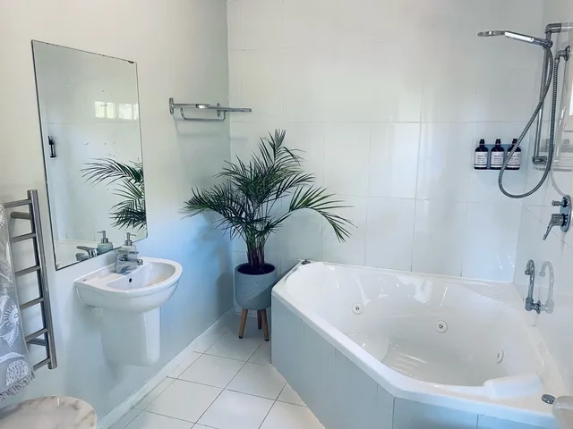 استوديو بسريرين كينج، Hideaway Studio Accommodation 2/2