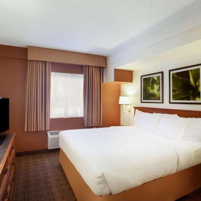 جناح بسرير كينج، La Quinta Inn by Wyndham Austin Capitol / Downtown 1/4