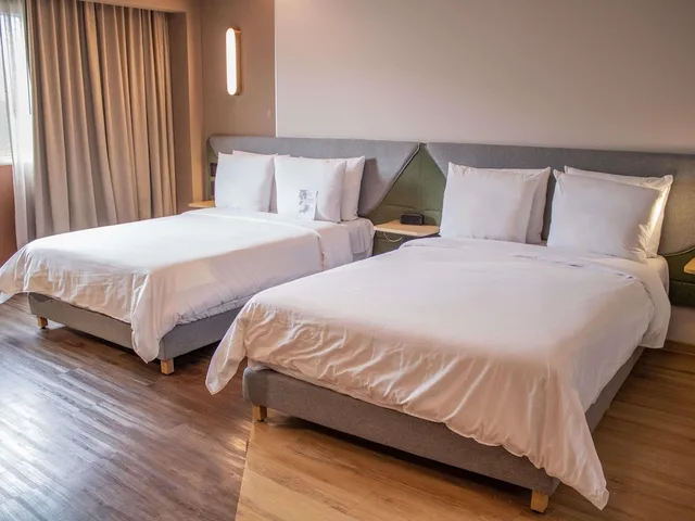 غرفة تنفيذية بسريرين مزدوجين، Novotel Monterrey Valle 1/7