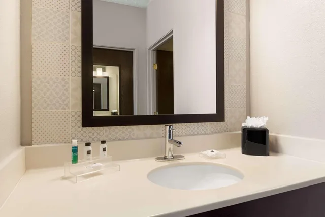 جناح بسرير كينج، Country Inn & Suites by Radisson, Austin North (Pflugerville), TX 3/3